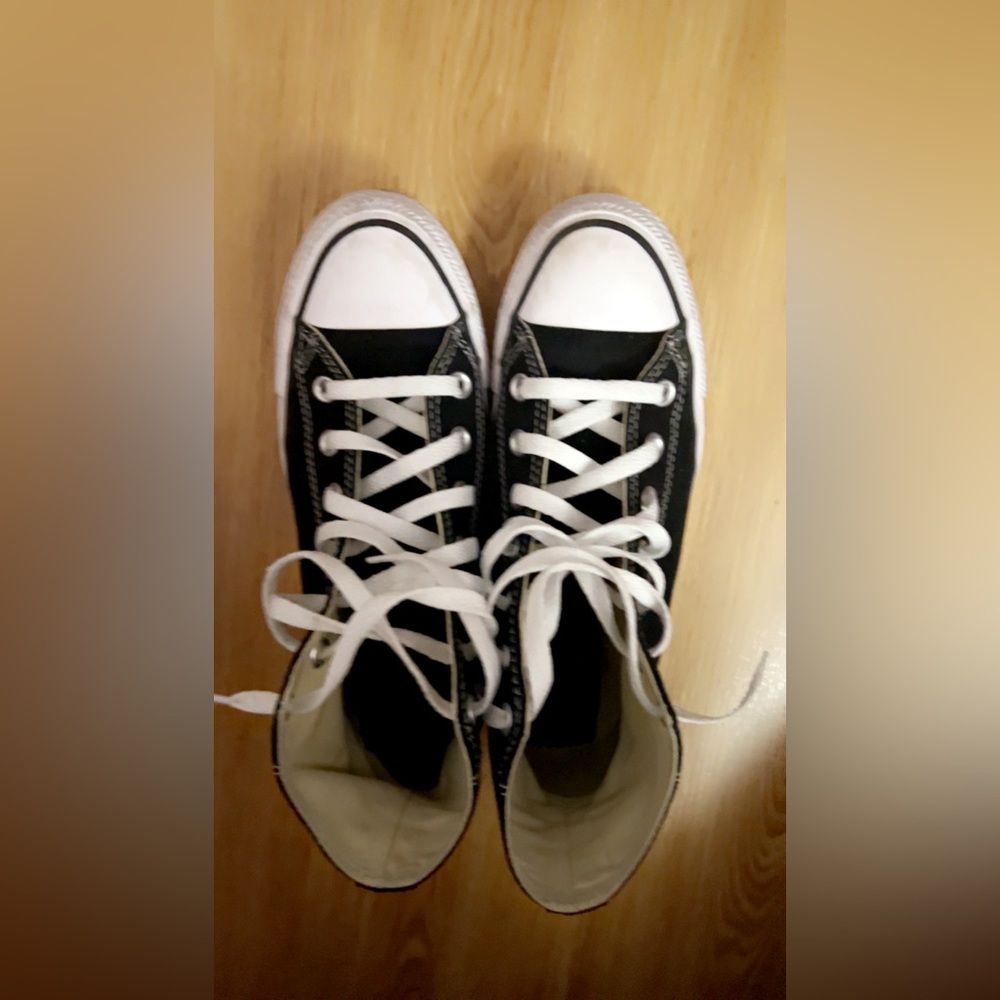 black converse size 7.5